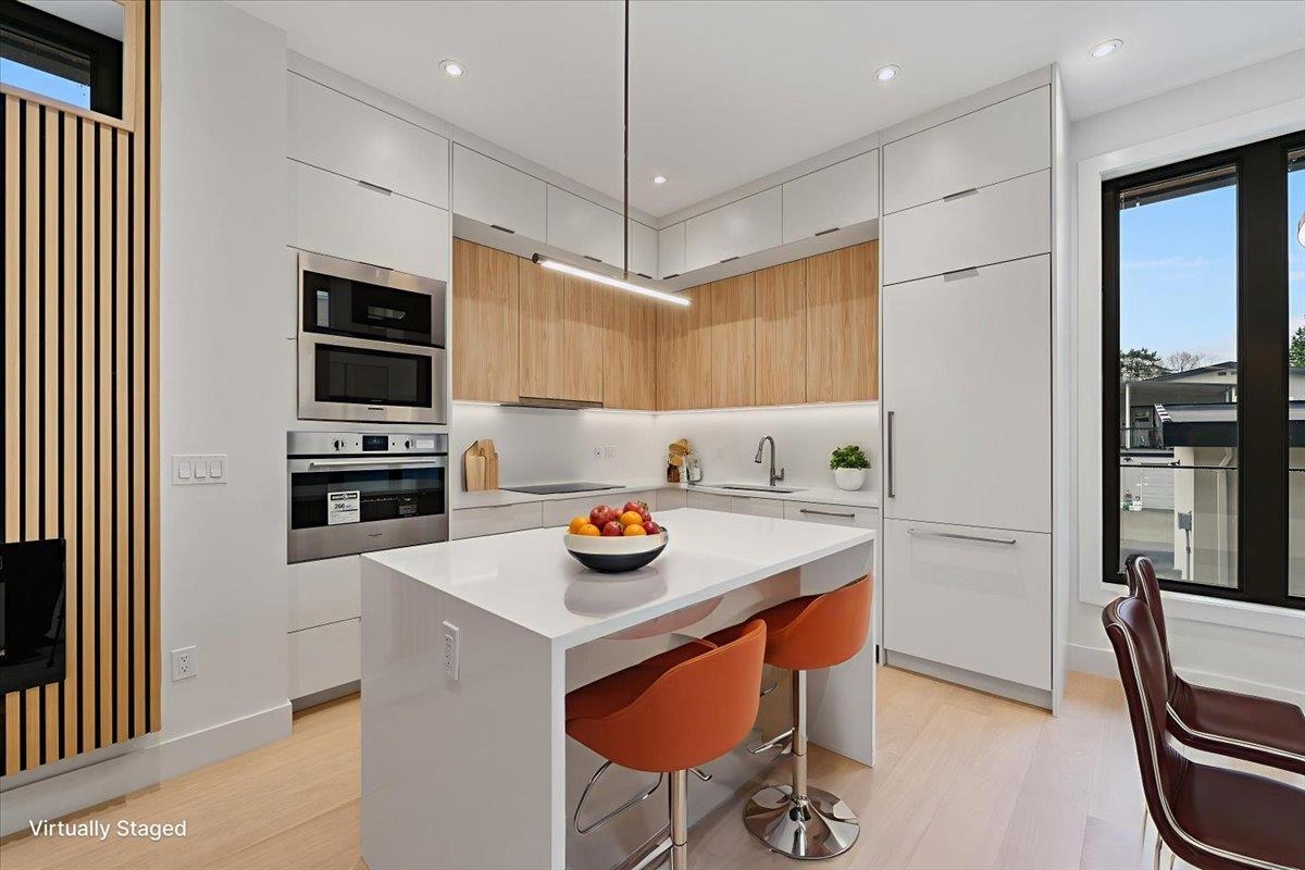 Kitchen Island Photo of 102 1518 Hatton Avenue, Burnaby, BC