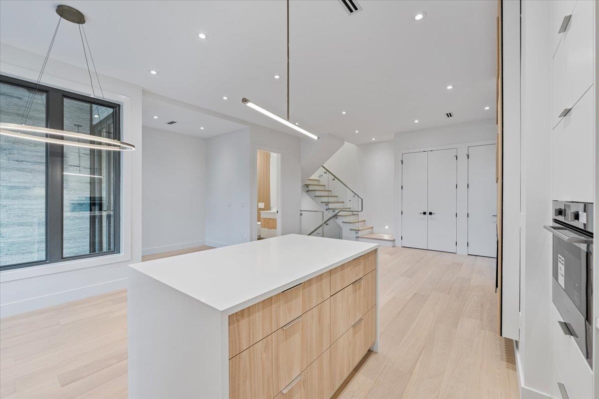 Walk-In Closet Photo of 102 1518 Hatton Avenue, Burnaby, BC