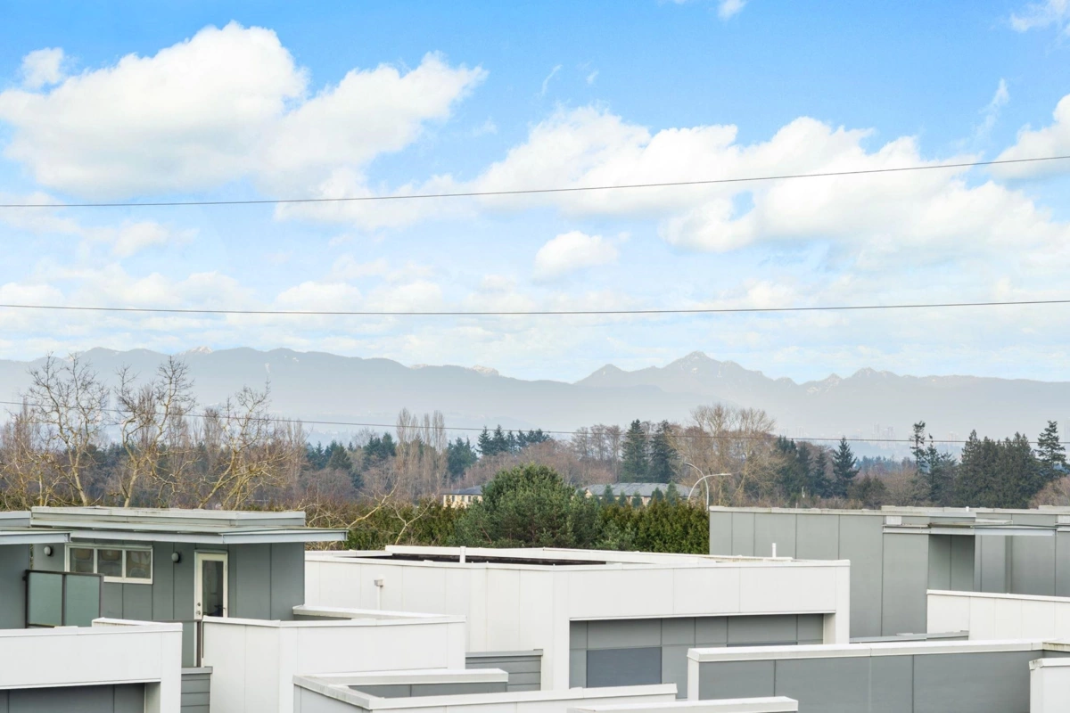Guest Bathroom Photo of 613 10788 No. 5 Road, Richmond, BC