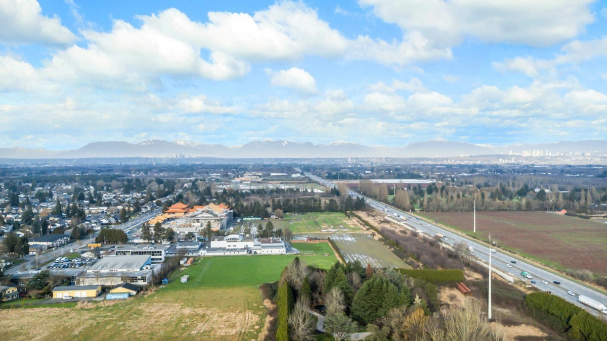 Powder Room Photo of 613 10788 No. 5 Road, Richmond, BC