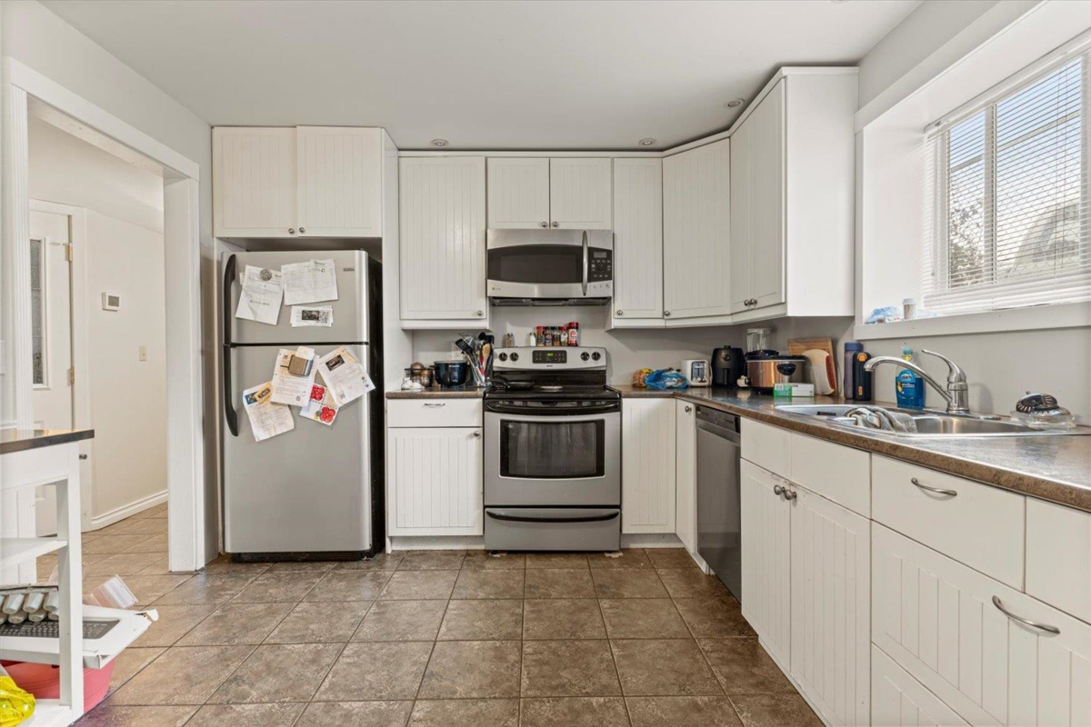Entry Foyer Photo of 45675 Marshall Avenue, Chilliwack, BC