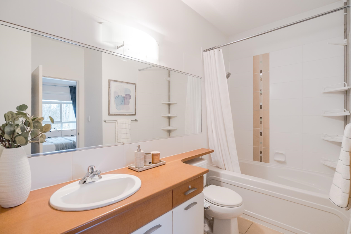 Bedroom 4 Photo of 409 9233 Ferndale Road, Richmond, BC