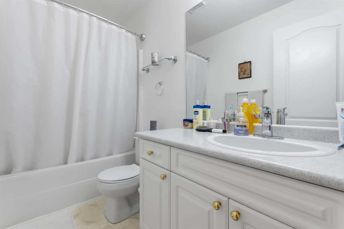 Hallway Photo of 202 1275 Scott Drive, Hope, BC