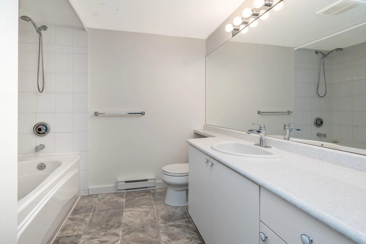 Bedroom 4 Photo of 307 16137 83 Avenue, Surrey, BC