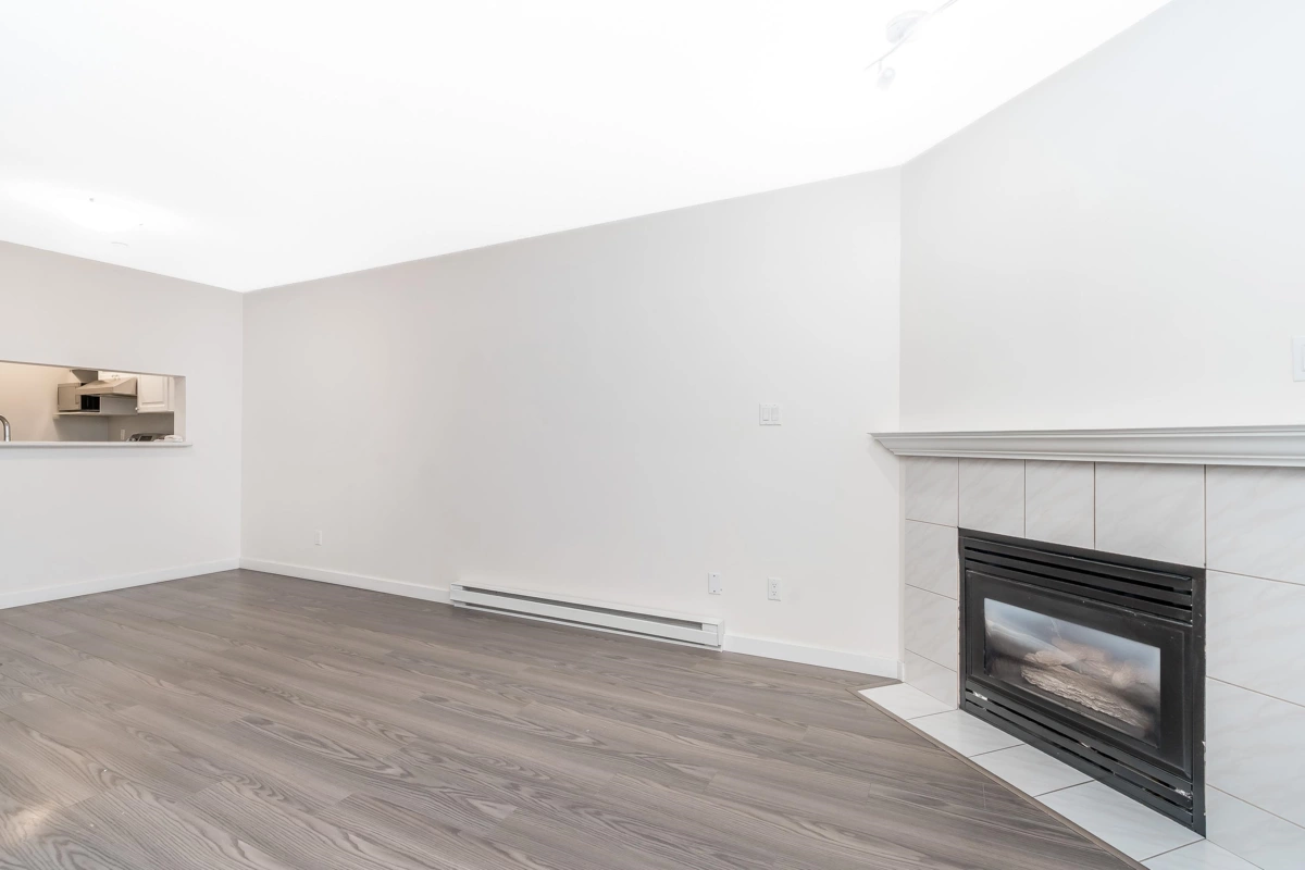 Family Room Photo of 307 16137 83 Avenue, Surrey, BC