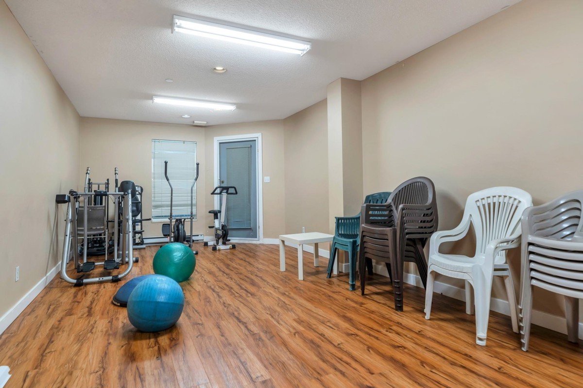 Front Yard Photo of 307 16137 83 Avenue, Surrey, BC