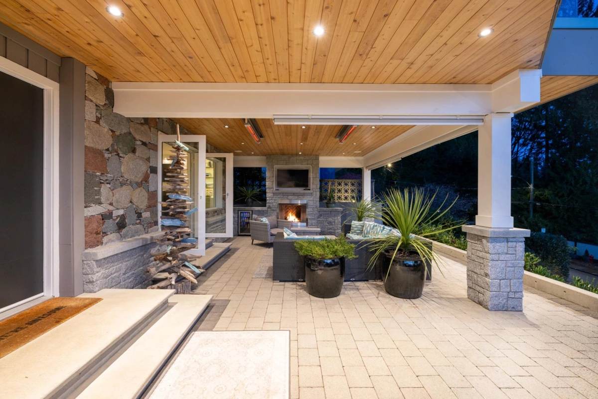 Dining Area Photo of 310 Beaver Road, North Vancouver, BC