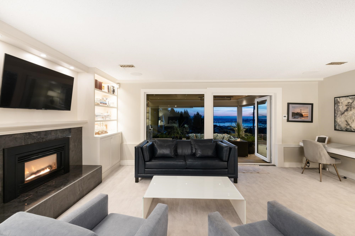 Garden / Landscaping Photo of 310 Beaver Road, North Vancouver, BC