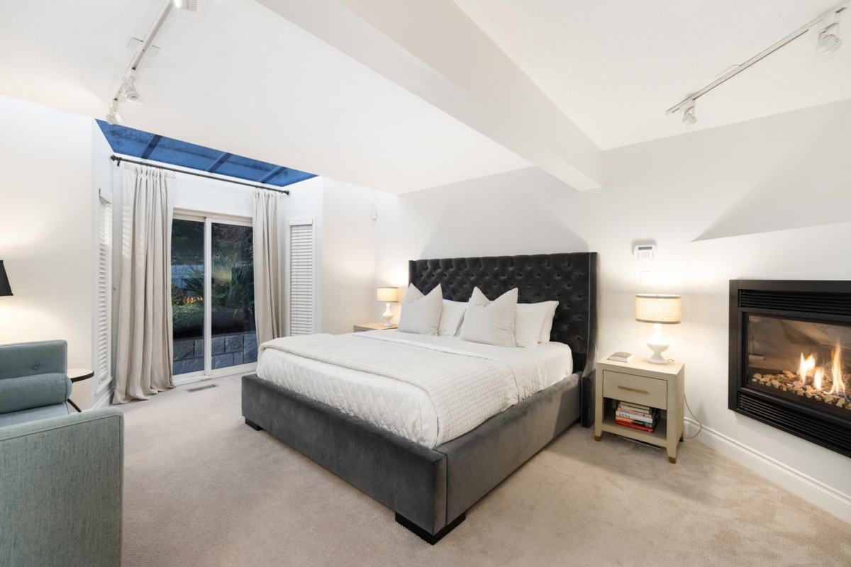 Hallway Photo of 310 Beaver Road, North Vancouver, BC