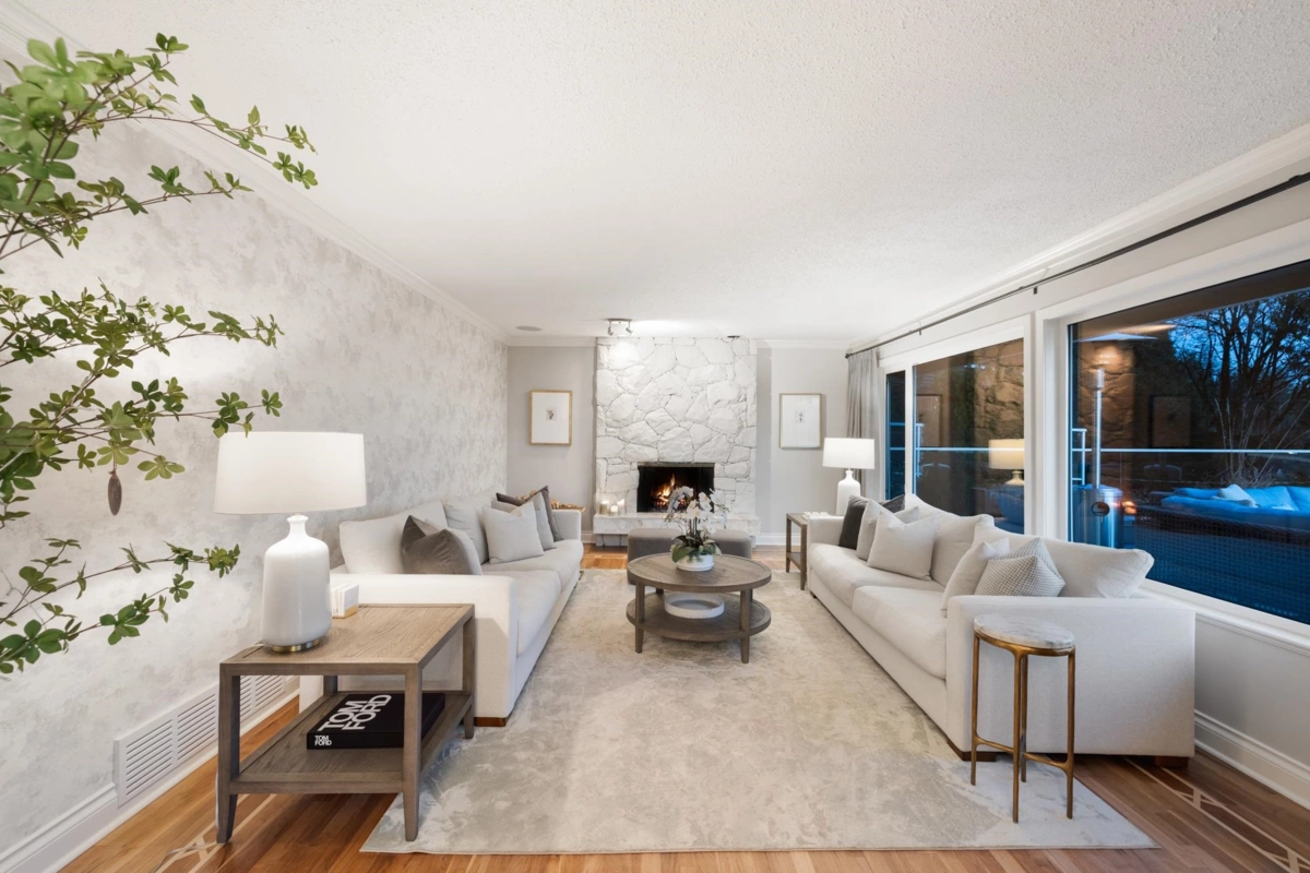 Kitchen Island Photo of 310 Beaver Road, North Vancouver, BC