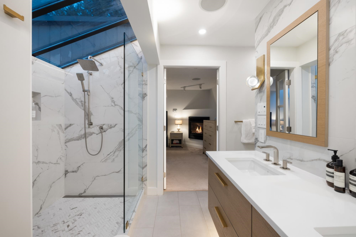 Staircase Photo of 310 Beaver Road, North Vancouver, BC