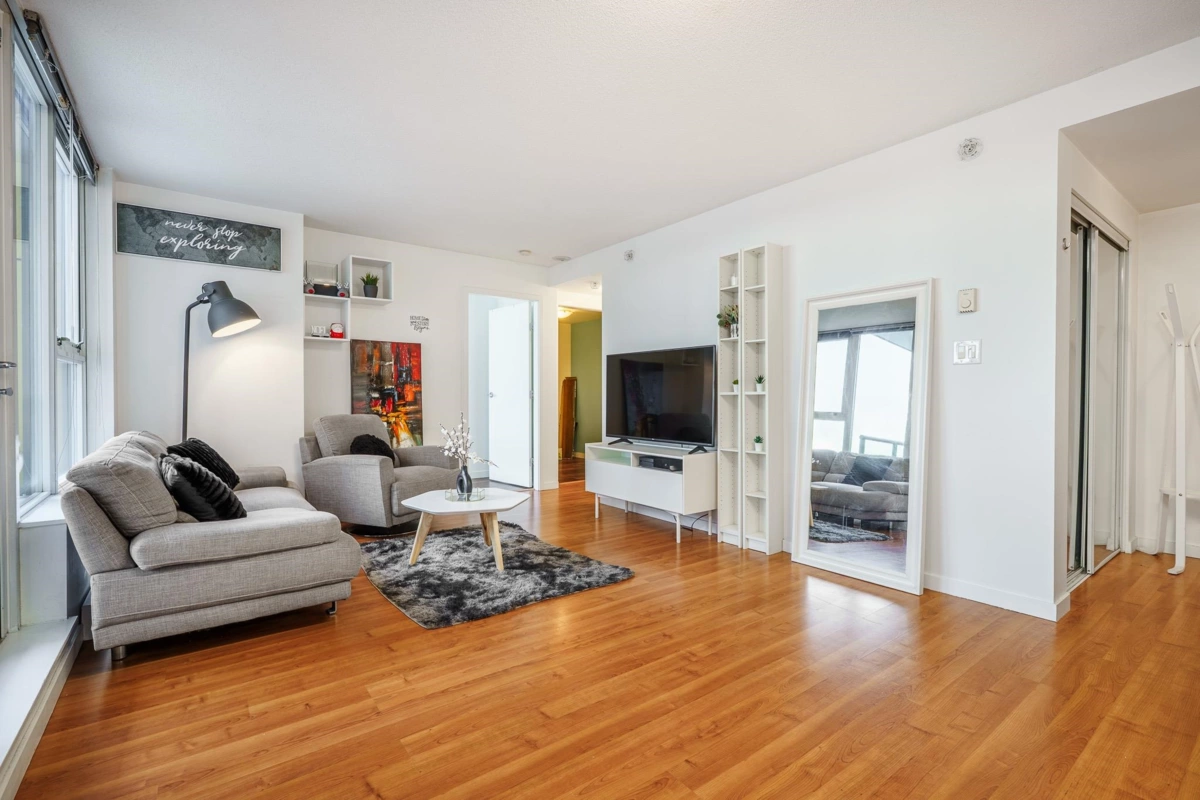 Dining Area Photo of 1209 111 W Georgia Street, Vancouver, BC
