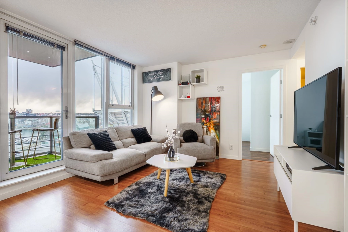 Kitchen Photo of 1209 111 W Georgia Street, Vancouver, BC