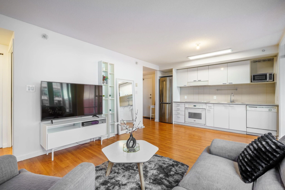 Pantry Photo of 1209 111 W Georgia Street, Vancouver, BC