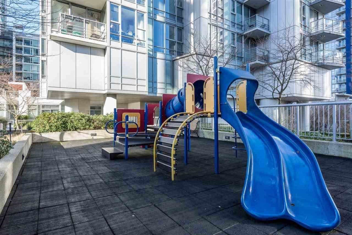 Staircase Photo of 1209 111 W Georgia Street, Vancouver, BC