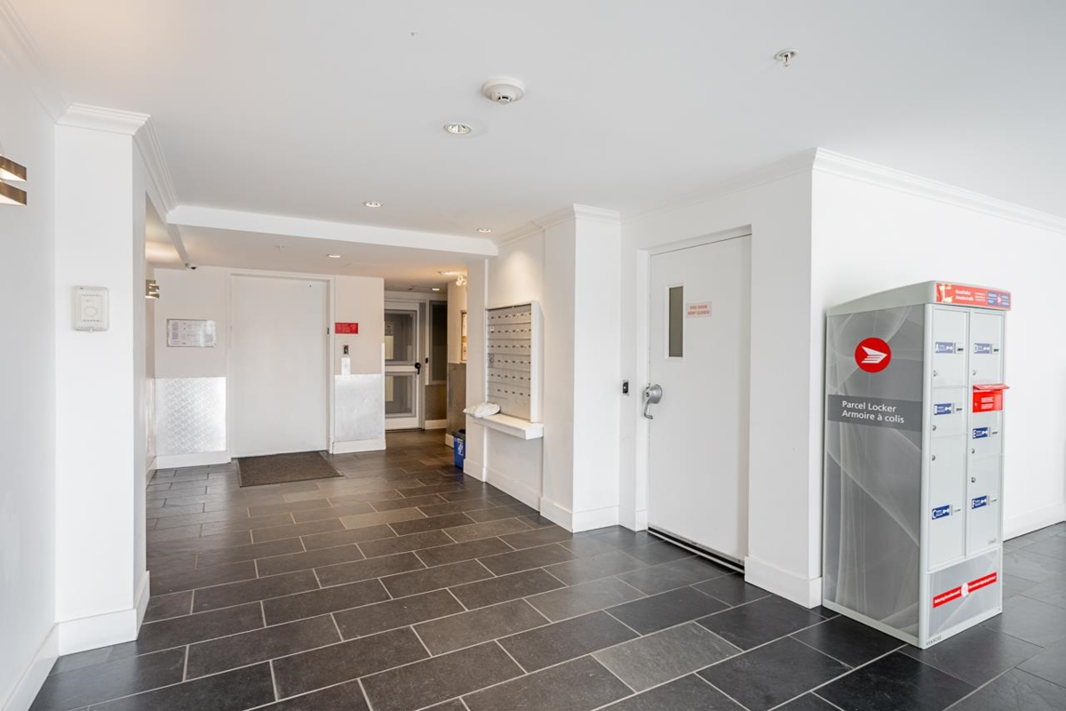 Dining Area Photo of 303 3423 E Hastings Street, Vancouver, BC