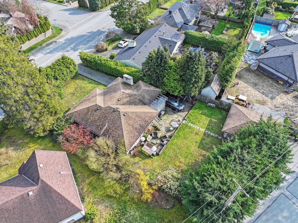 Bedroom 2 Photo of 3955 Highland Boulevard, North Vancouver, BC