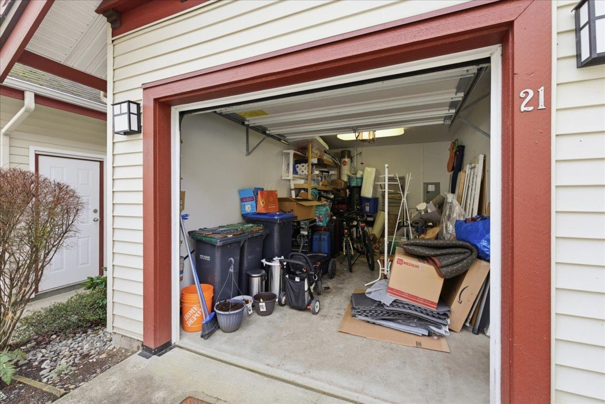 Entry Foyer Photo of 21 15 Forest Park Way, Port Moody, BC