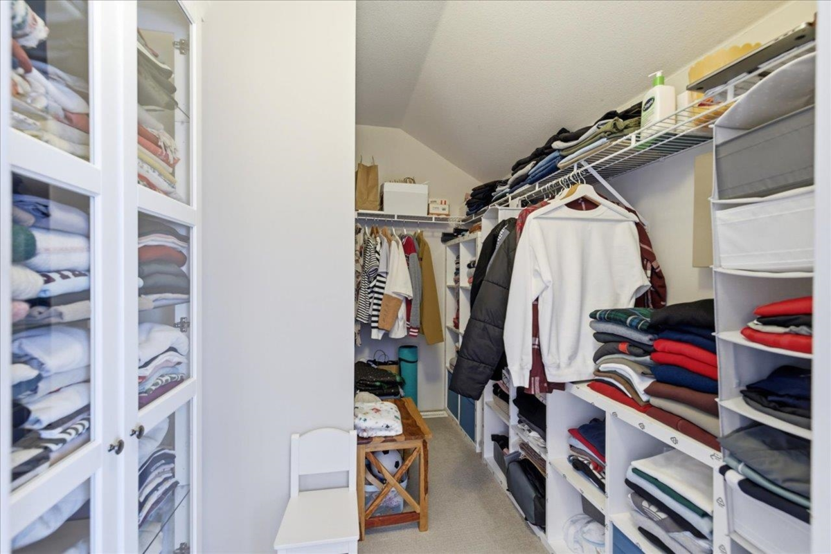 Guest Bathroom Photo of 21 15 Forest Park Way, Port Moody, BC