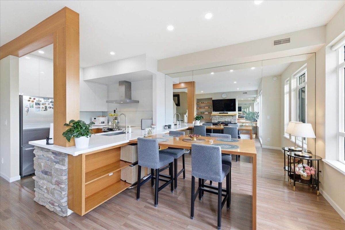 Kitchen Photo of 21 15 Forest Park Way, Port Moody, BC