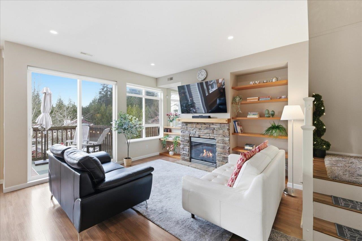 Living Room Photo of 21 15 Forest Park Way, Port Moody, BC
