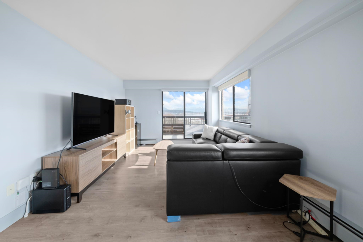 Dining Area Photo of 1002 209 Carnarvon Street, New Westminster, BC