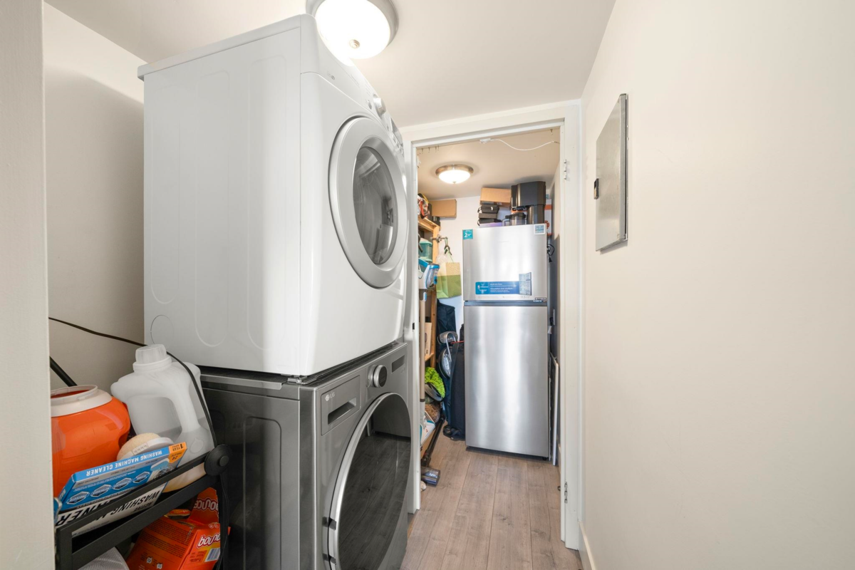 Entry Foyer Photo of 1002 209 Carnarvon Street, New Westminster, BC