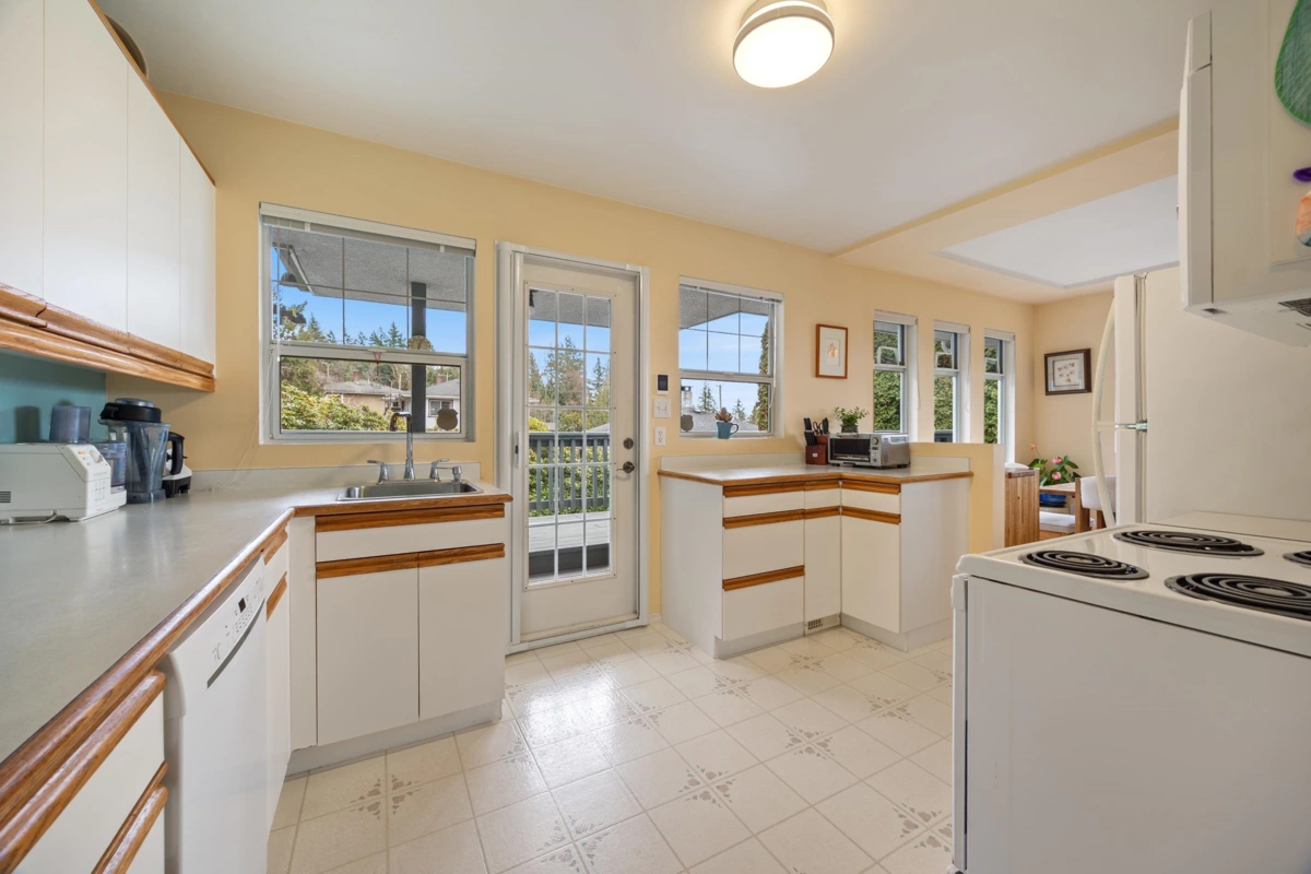 Guest Bathroom Photo of 8608 Buller Avenue, Burnaby, BC
