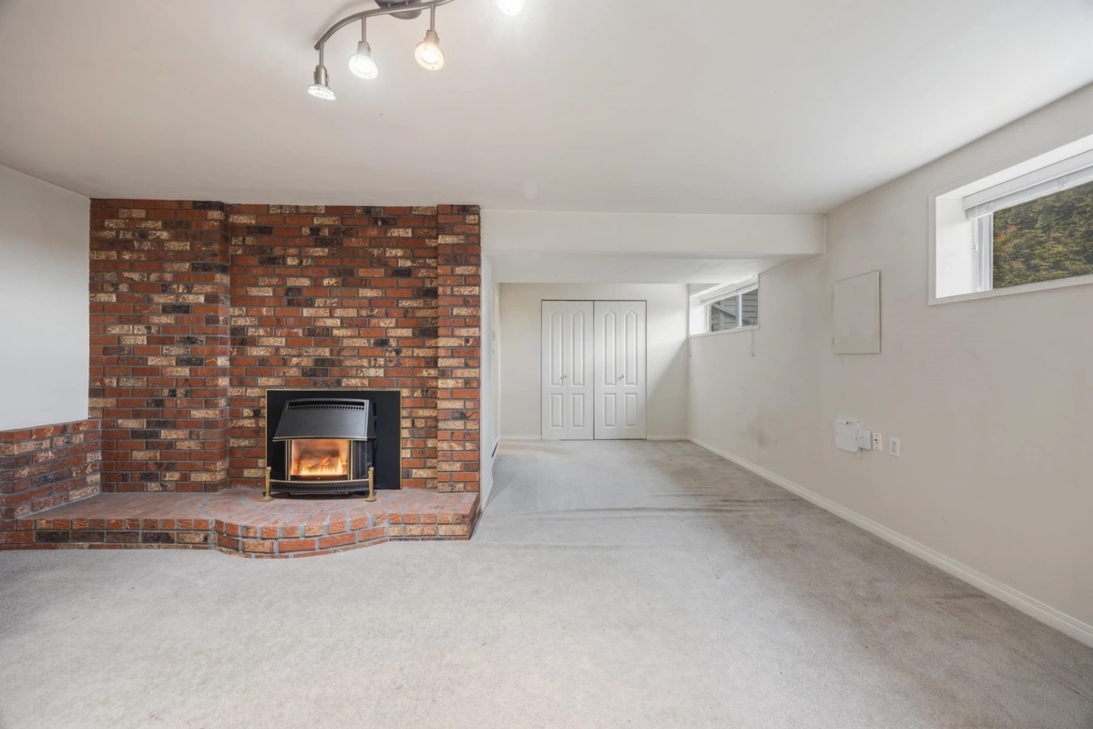 Mudroom Photo of 8608 Buller Avenue, Burnaby, BC