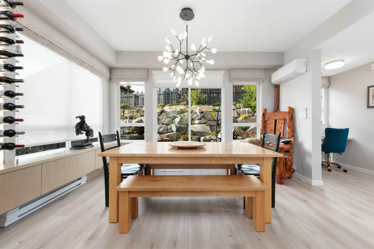 Breakfast Nook Photo of 41204 Highline Place, Squamish, BC