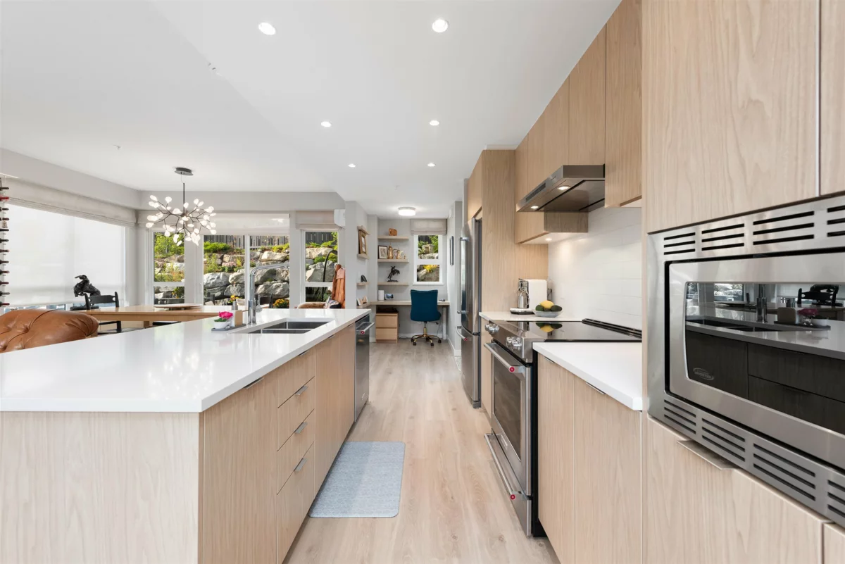 Dining Area Photo of 41204 Highline Place, Squamish, BC