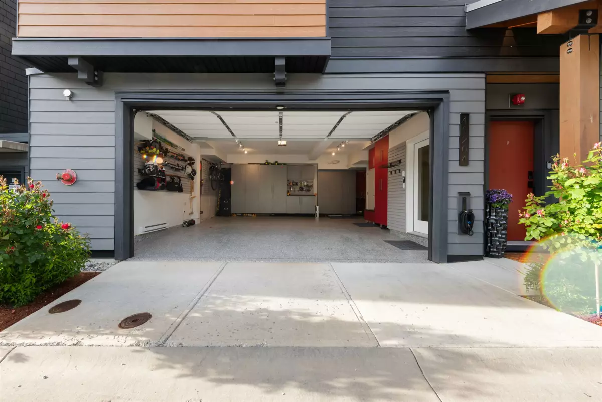 Swimming Pool Photo of 41204 Highline Place, Squamish, BC