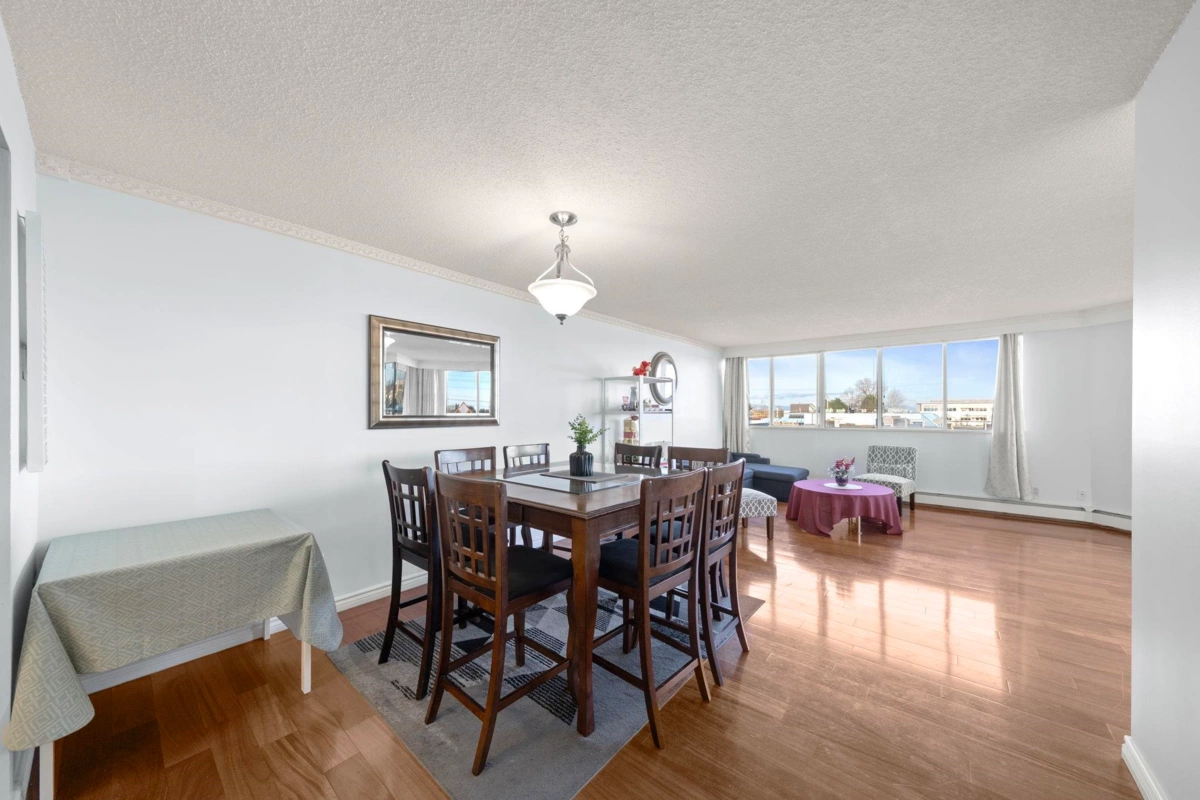 Kitchen Island Photo of 301 11881 88 Avenue, Delta, BC