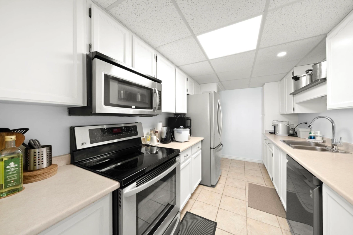 Pantry Photo of 301 11881 88 Avenue, Delta, BC