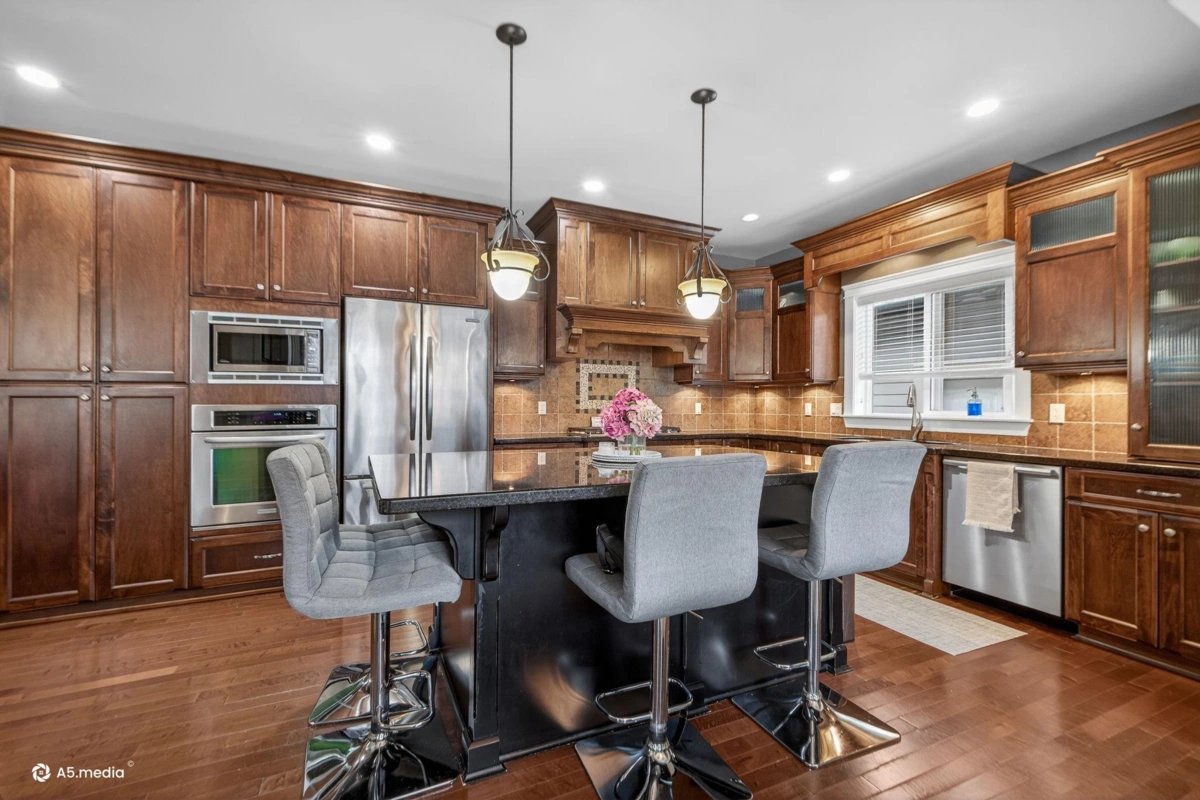 Breakfast Nook Photo of 16309 25 Avenue, Surrey, BC