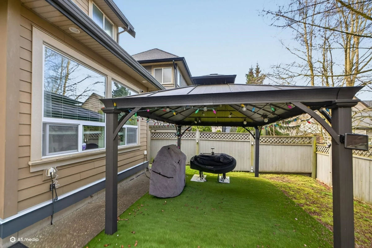 Garden / Landscaping Photo of 16309 25 Avenue, Surrey, BC