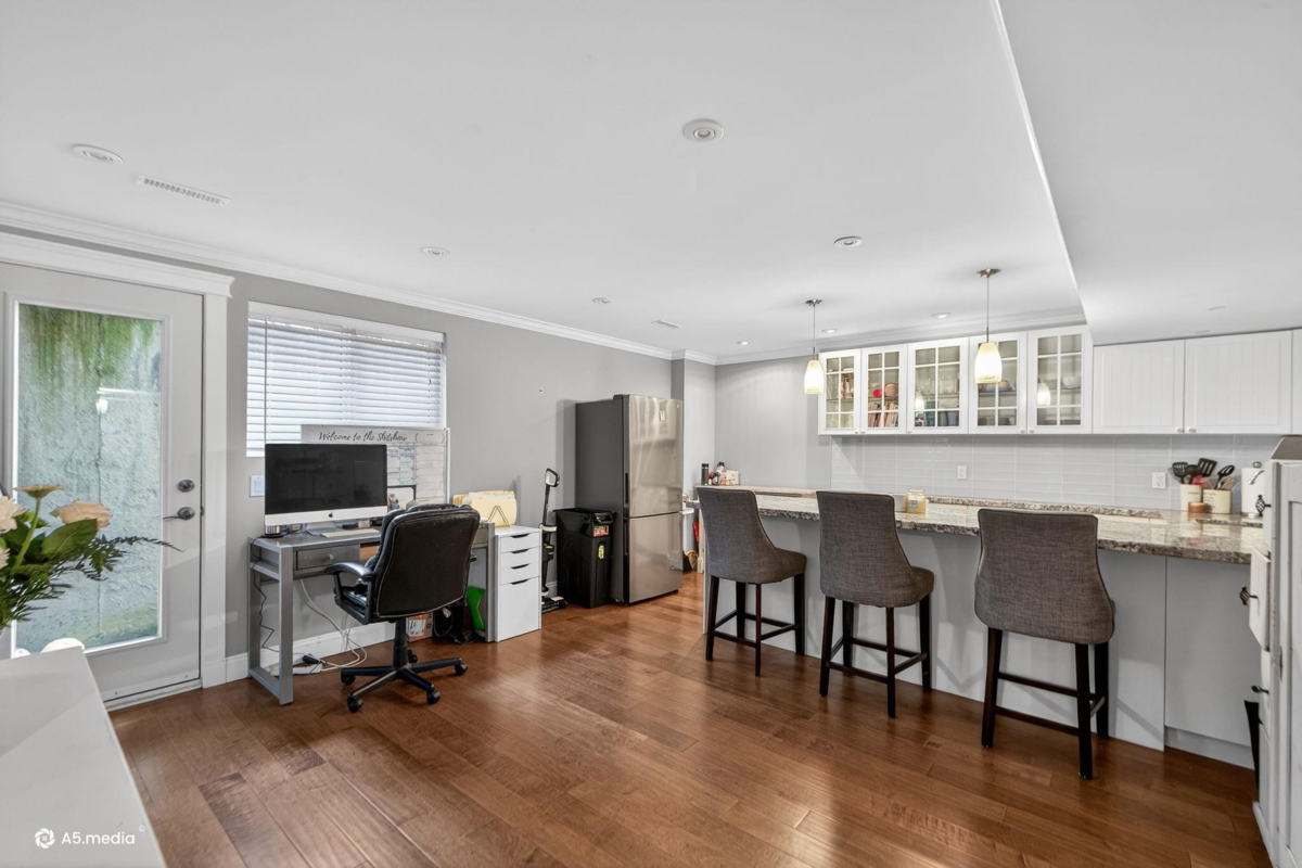 Hallway Photo of 16309 25 Avenue, Surrey, BC