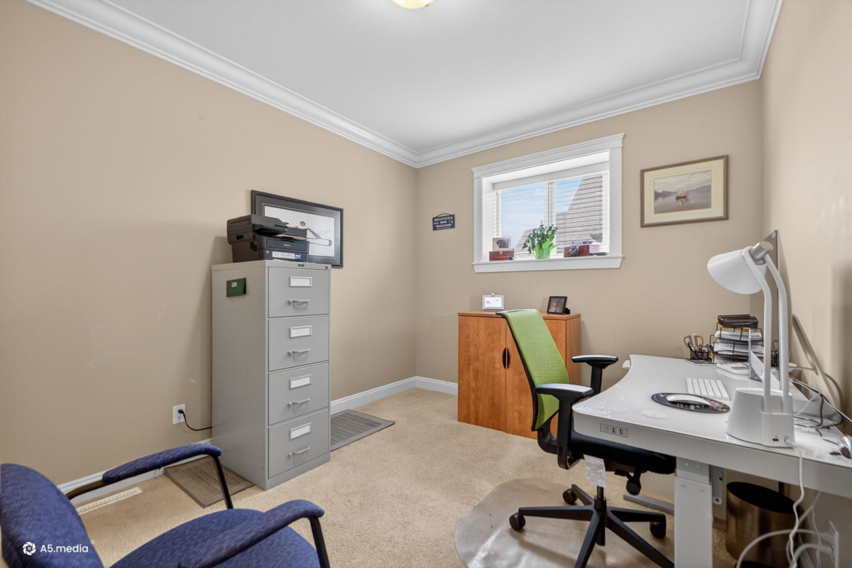 Mudroom Photo of 16309 25 Avenue, Surrey, BC