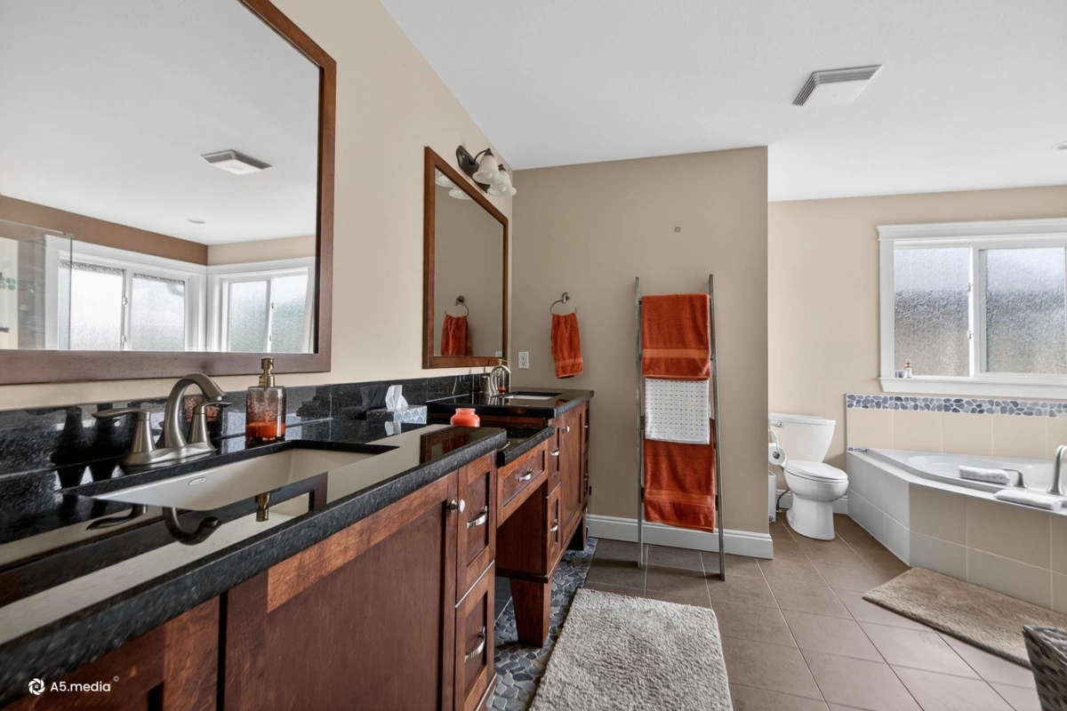 Office / Den Photo of 16309 25 Avenue, Surrey, BC