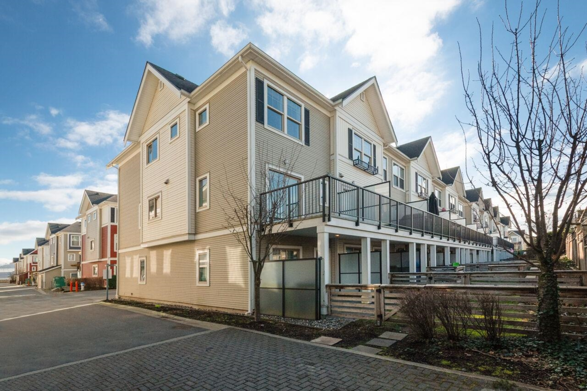 Aerial View of 142 32633 Simon Avenue, Abbotsford, BC