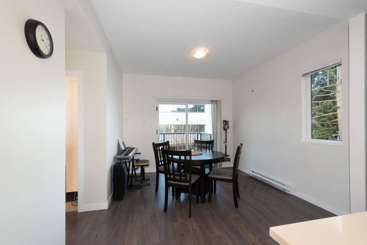 Guest Bathroom Photo of 142 32633 Simon Avenue, Abbotsford, BC