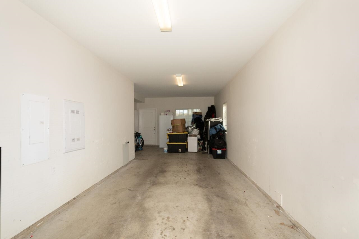 Swimming Pool Photo of 142 32633 Simon Avenue, Abbotsford, BC