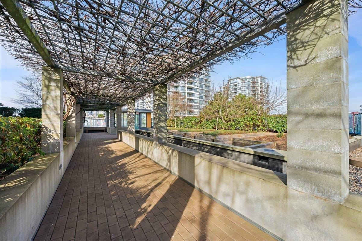 Hallway Photo of 1005 7117 Elmbridge Way, Richmond, BC