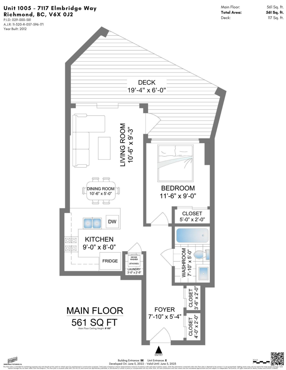 Living Room Photo of 1005 7117 Elmbridge Way, Richmond, BC