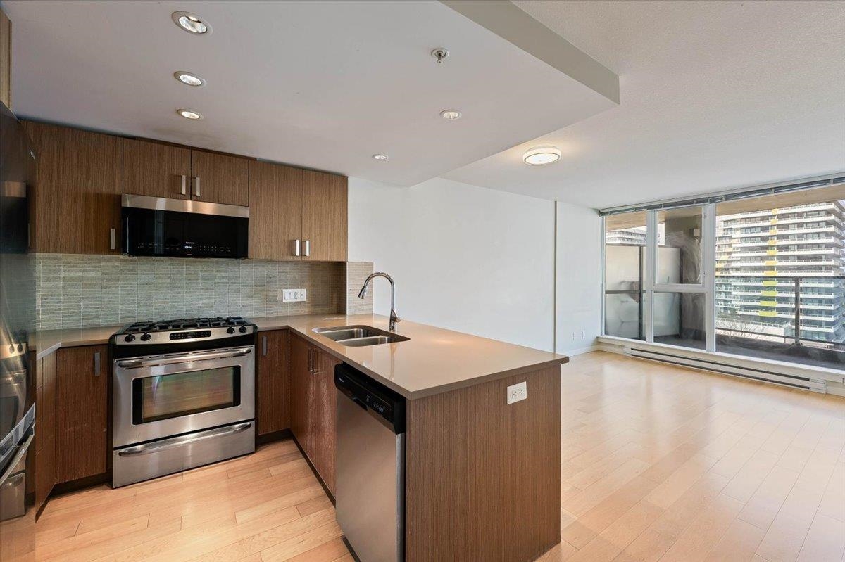 Pantry Photo of 1005 7117 Elmbridge Way, Richmond, BC