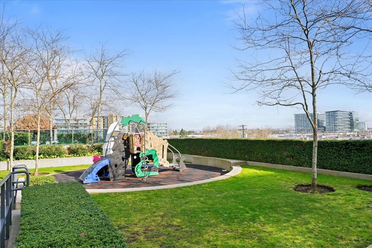 Staircase Photo of 1005 7117 Elmbridge Way, Richmond, BC