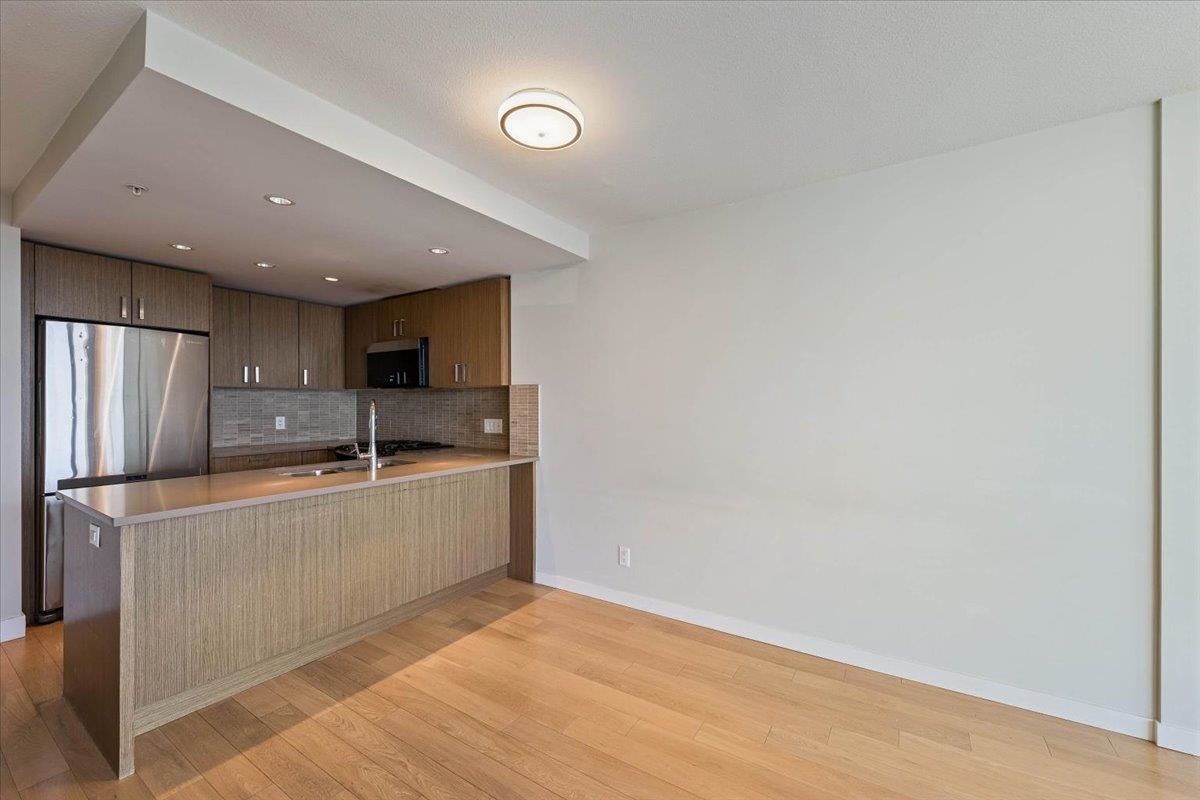 Walk-In Closet Photo of 1005 7117 Elmbridge Way, Richmond, BC