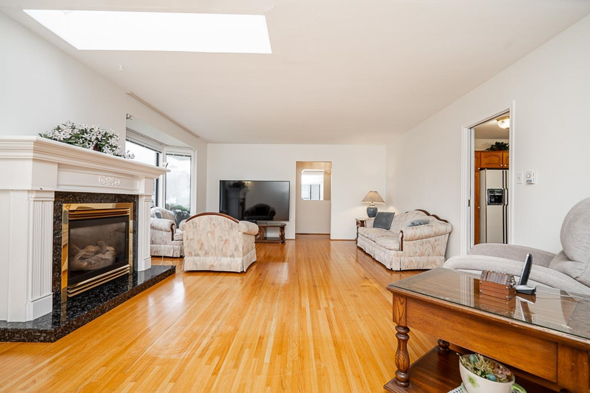 Breakfast Nook Photo of 6546 Dunnedin Street, Burnaby, BC