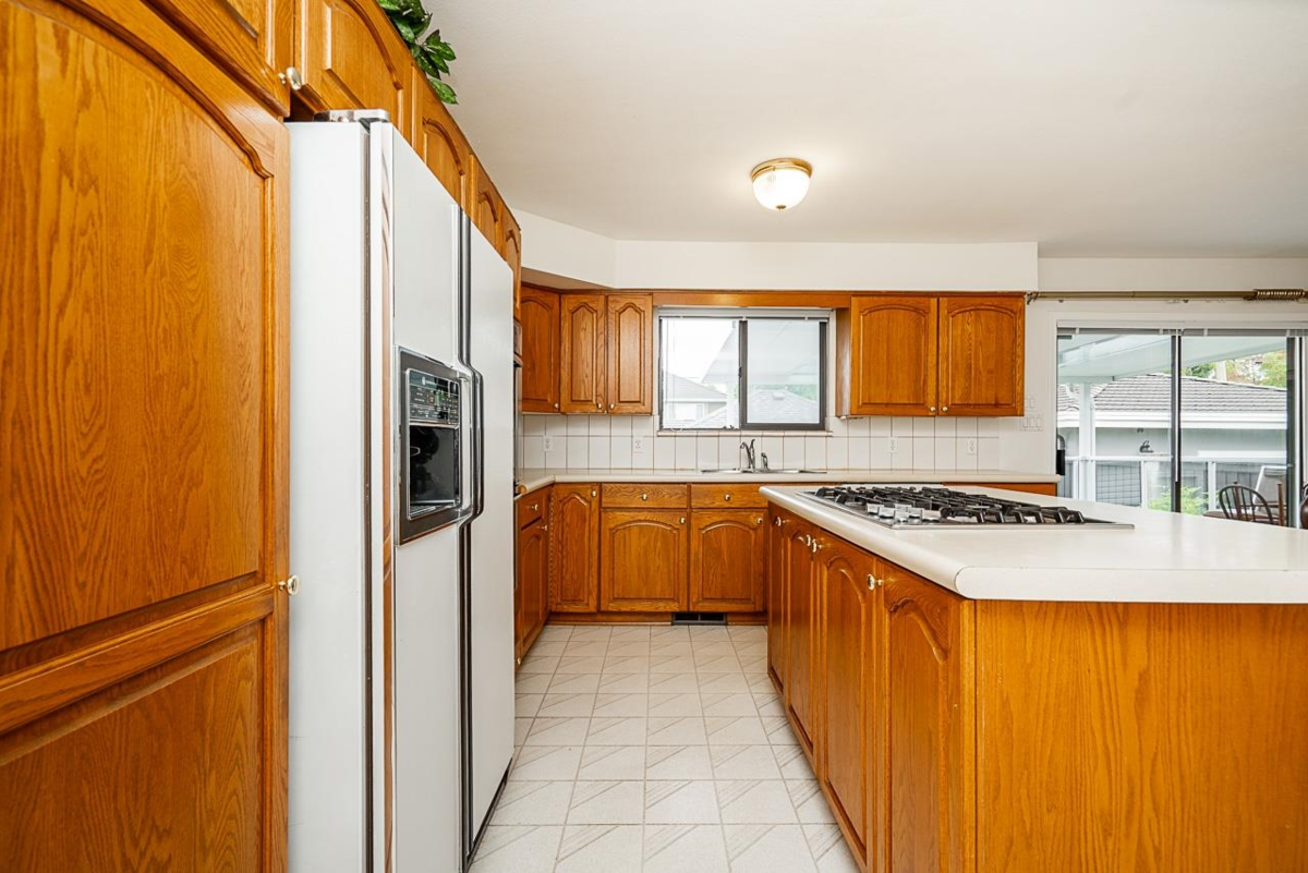 Primary Bathroom Photo of 6546 Dunnedin Street, Burnaby, BC
