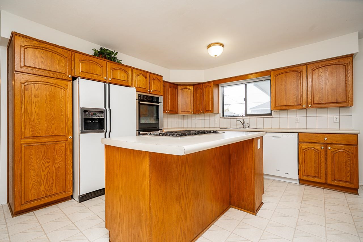 Primary Bedroom Photo of 6546 Dunnedin Street, Burnaby, BC